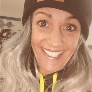 Meet your Posher, Dena